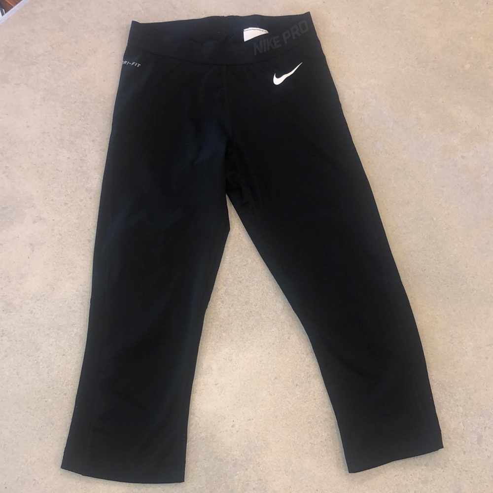 Nike Pro | Dri-Fit Capri length, black Yoga pants, M